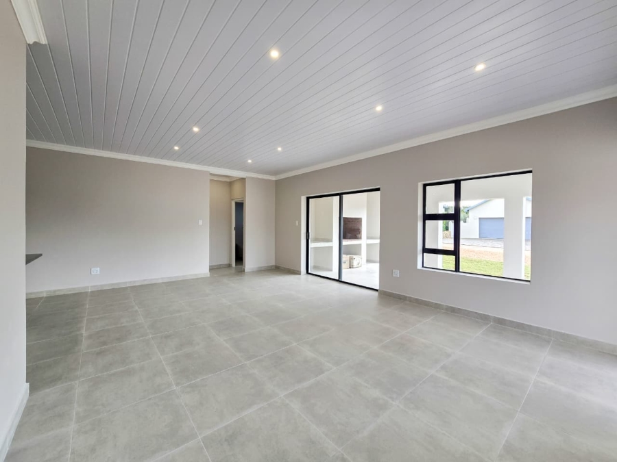 3 Bedroom Property for Sale in Stilbaai Wes Western Cape